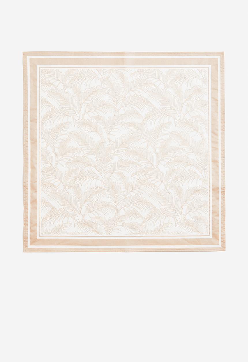 H&M - Shimmering tablecloth - white & gold 