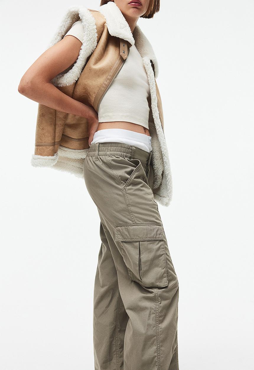 H&M - Canvas cargo trousers - green