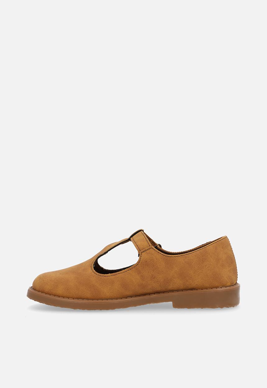 Pierre Cardin - Cara t-bar shoe - camel
