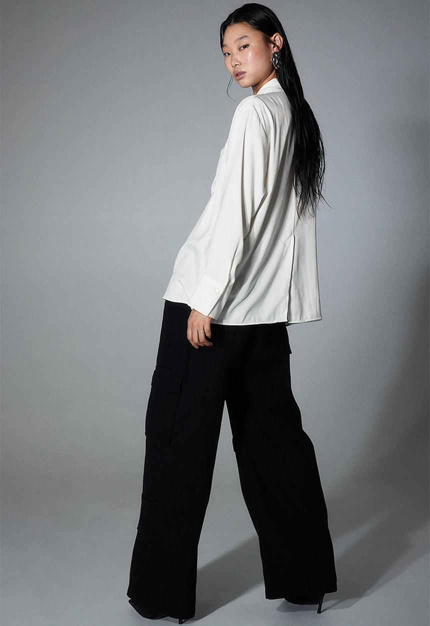 H&M - Shirt with a sheen - white