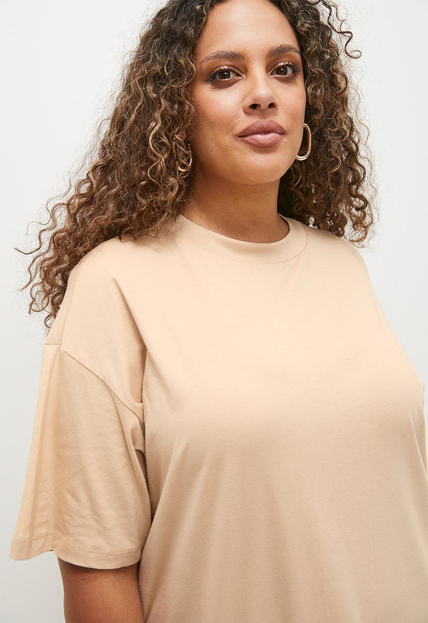 Superbalist - Plus trapeze T-shirt dress with pockets - neutral
