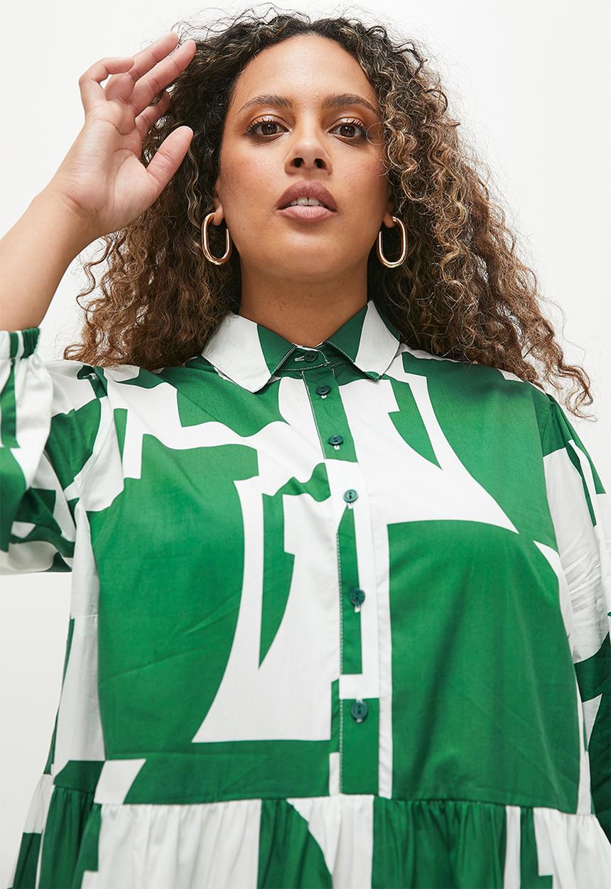 Superbalist - Tiered midi shirt dress - green cut up geo