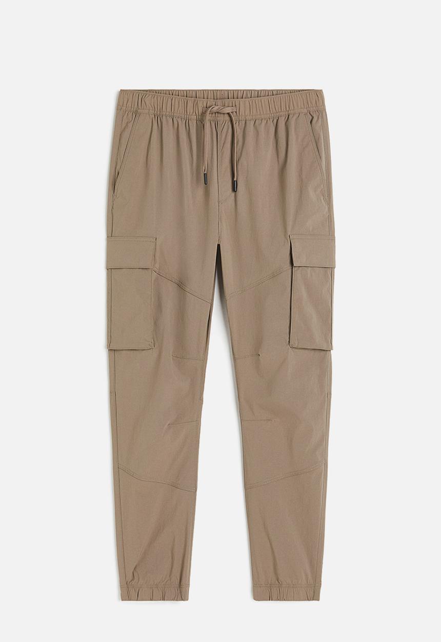 H&M - Slim fit nylon cargo joggers - beige