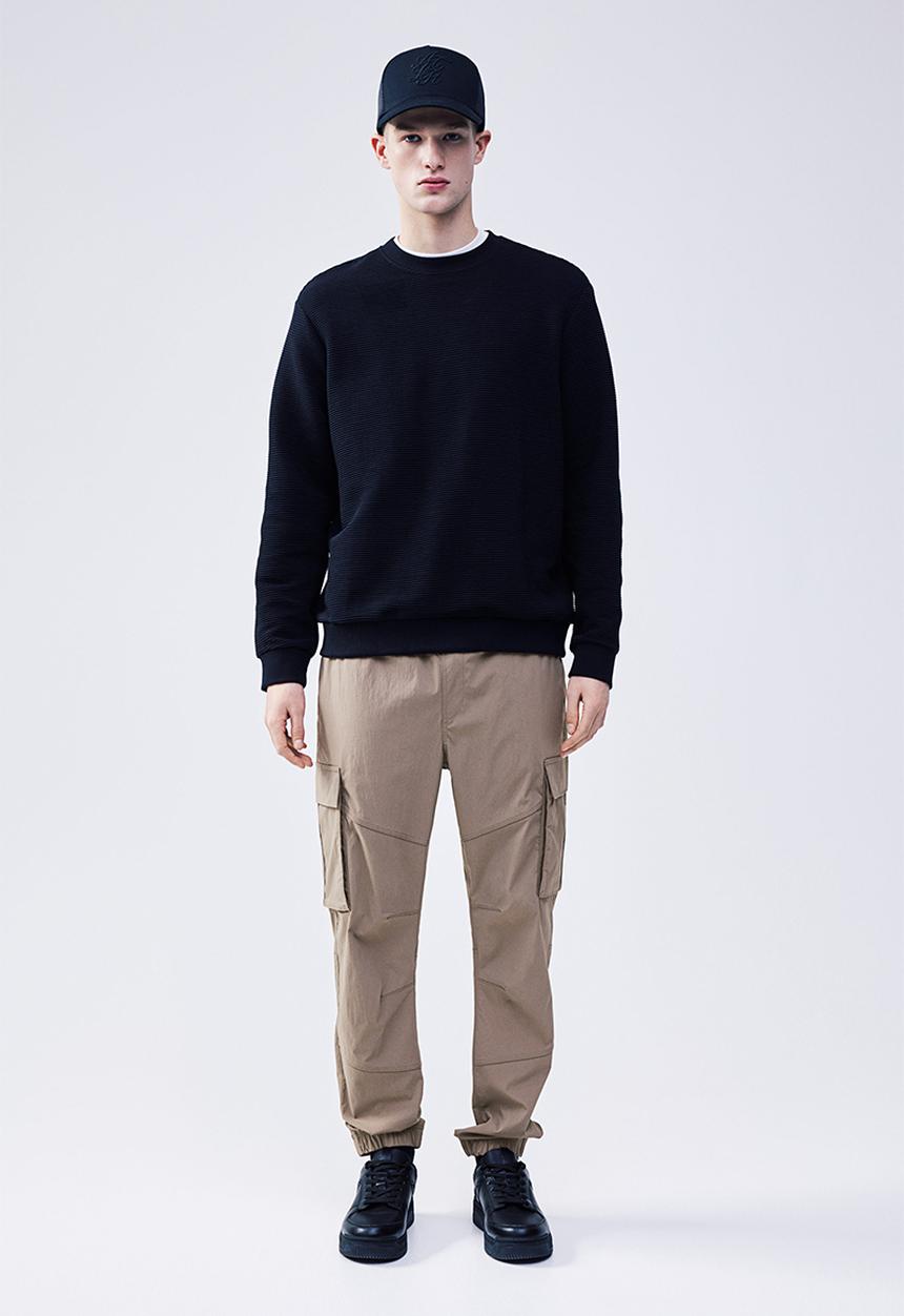 H&M - Slim fit nylon cargo joggers - beige