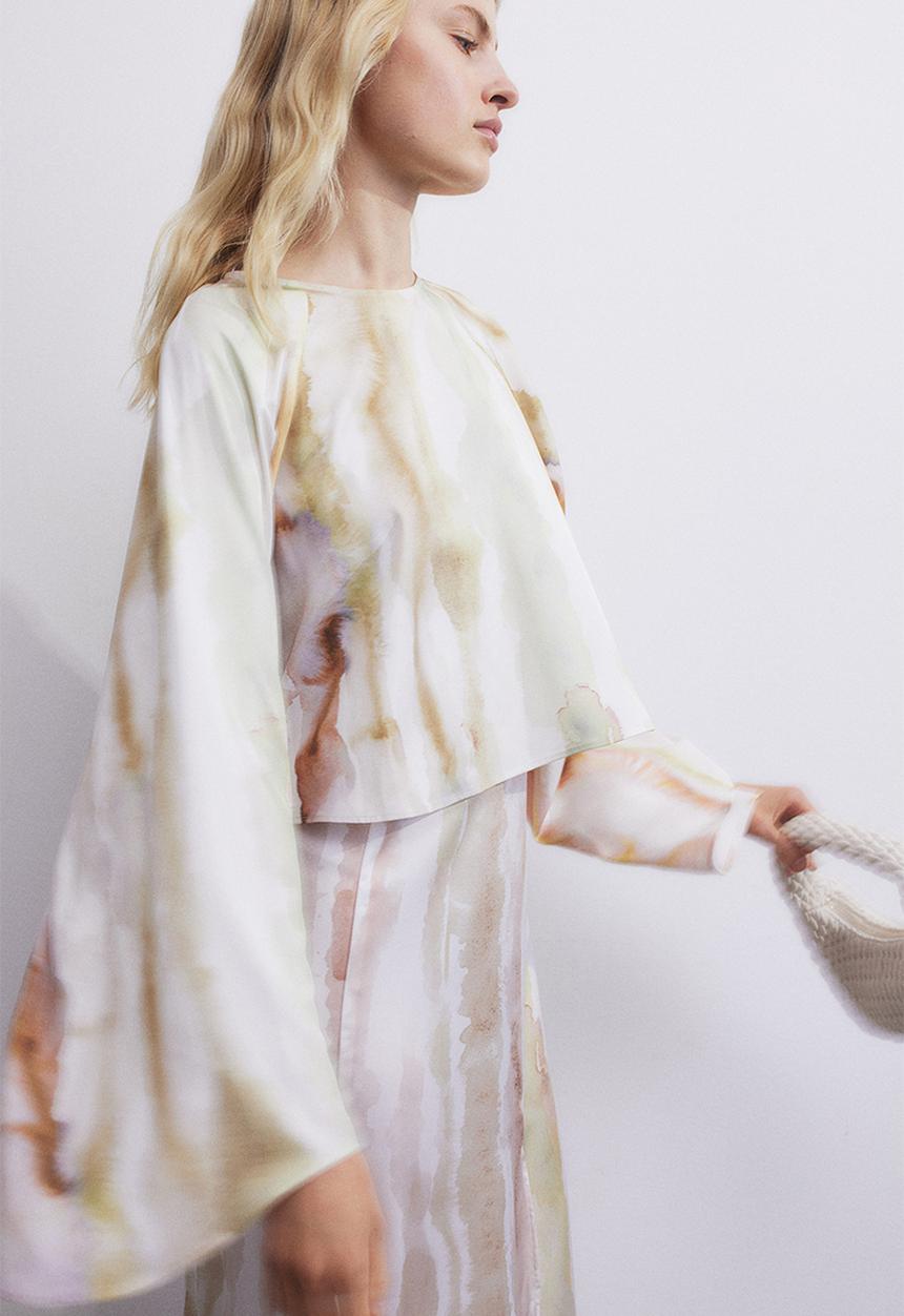 H&M - Trumpet-sleeved blouse - Cream Patterned