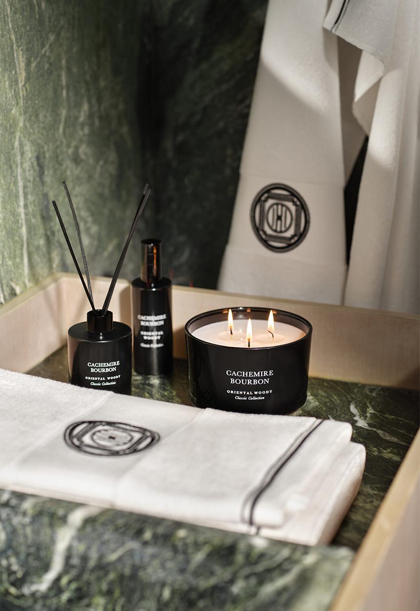 H&M - Scented candle in glass holder - black
