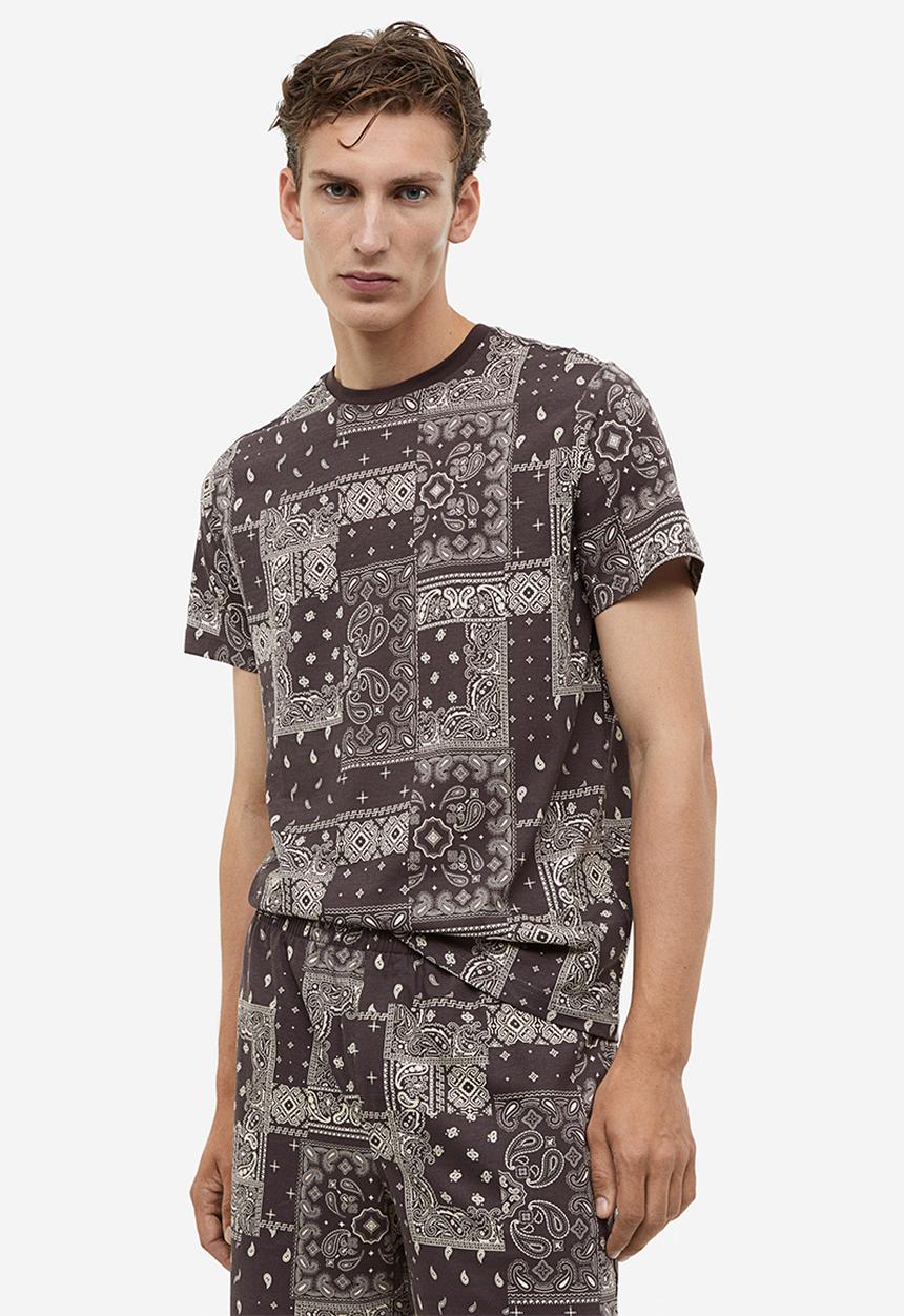 H&M - Regular fit pyjama t-shirt and shorts - brown