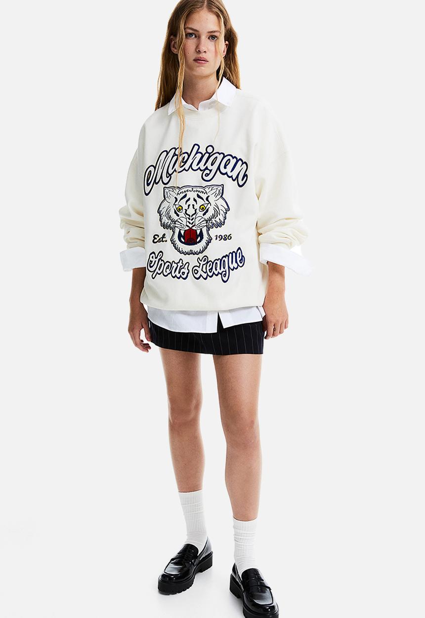 H&M - Oversized embroidered sweatshirt - white