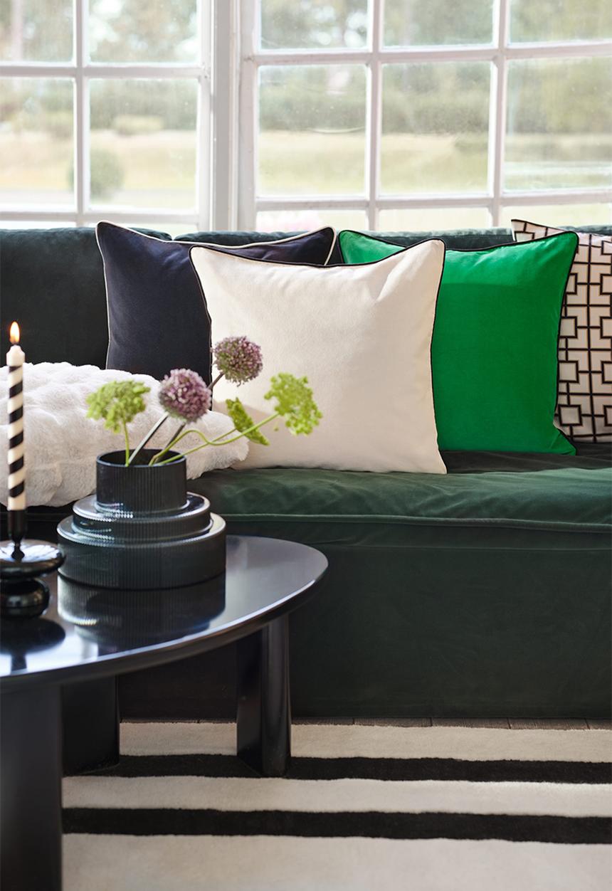 H&M - Velvet cushion cover - beige