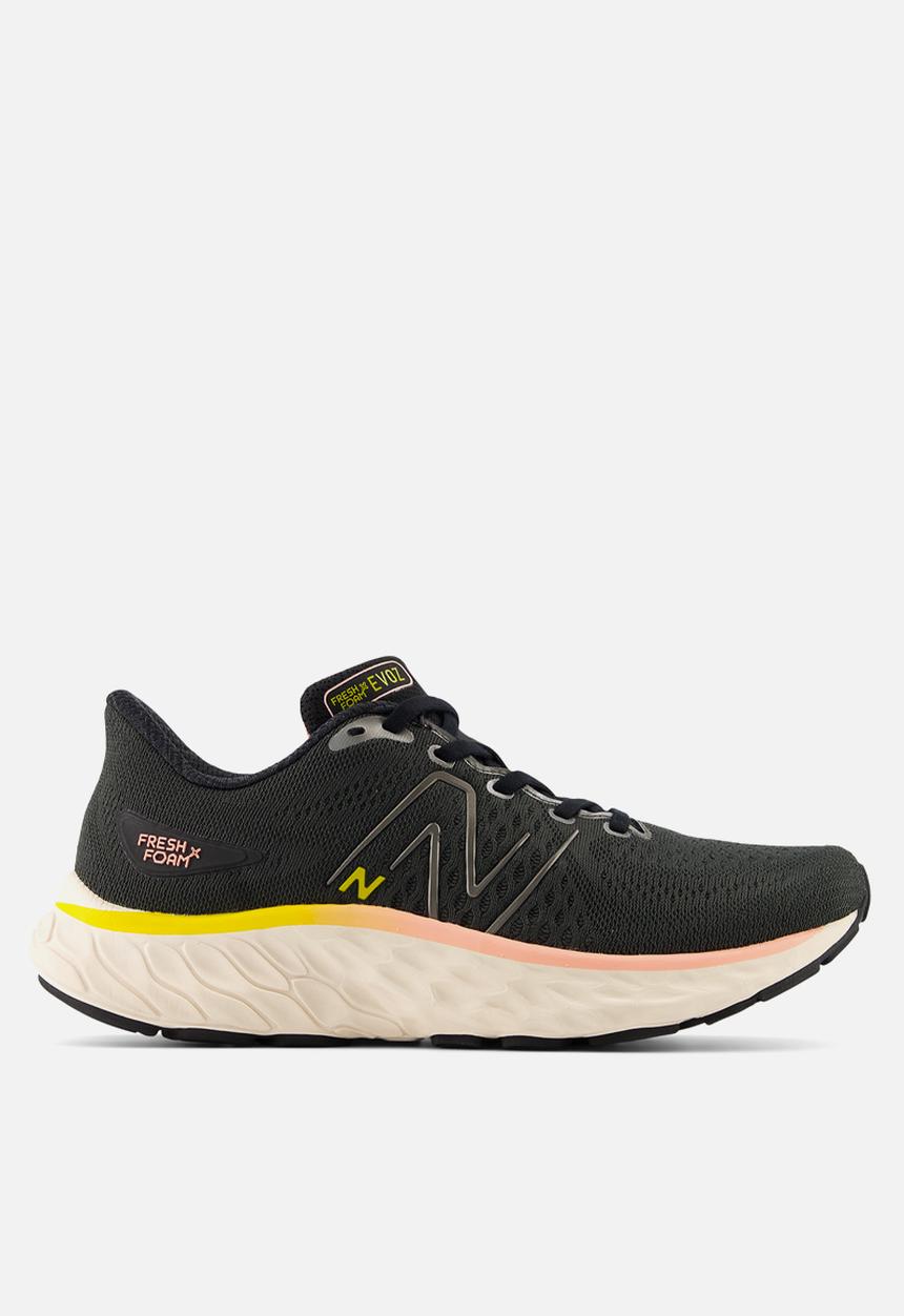 New Balance  - Fresh Foam X EVOZ v3 - Black