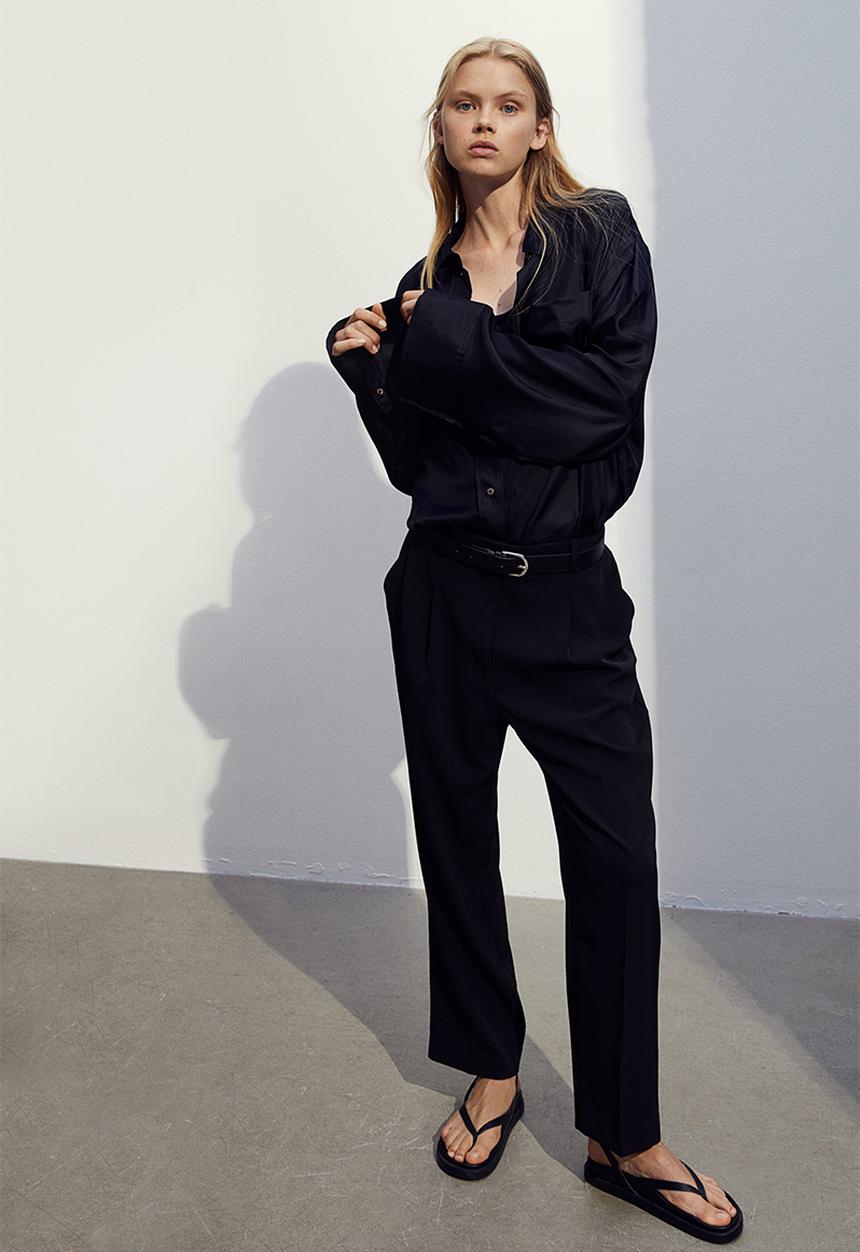H&M - High-waisted tailored trousers - black
