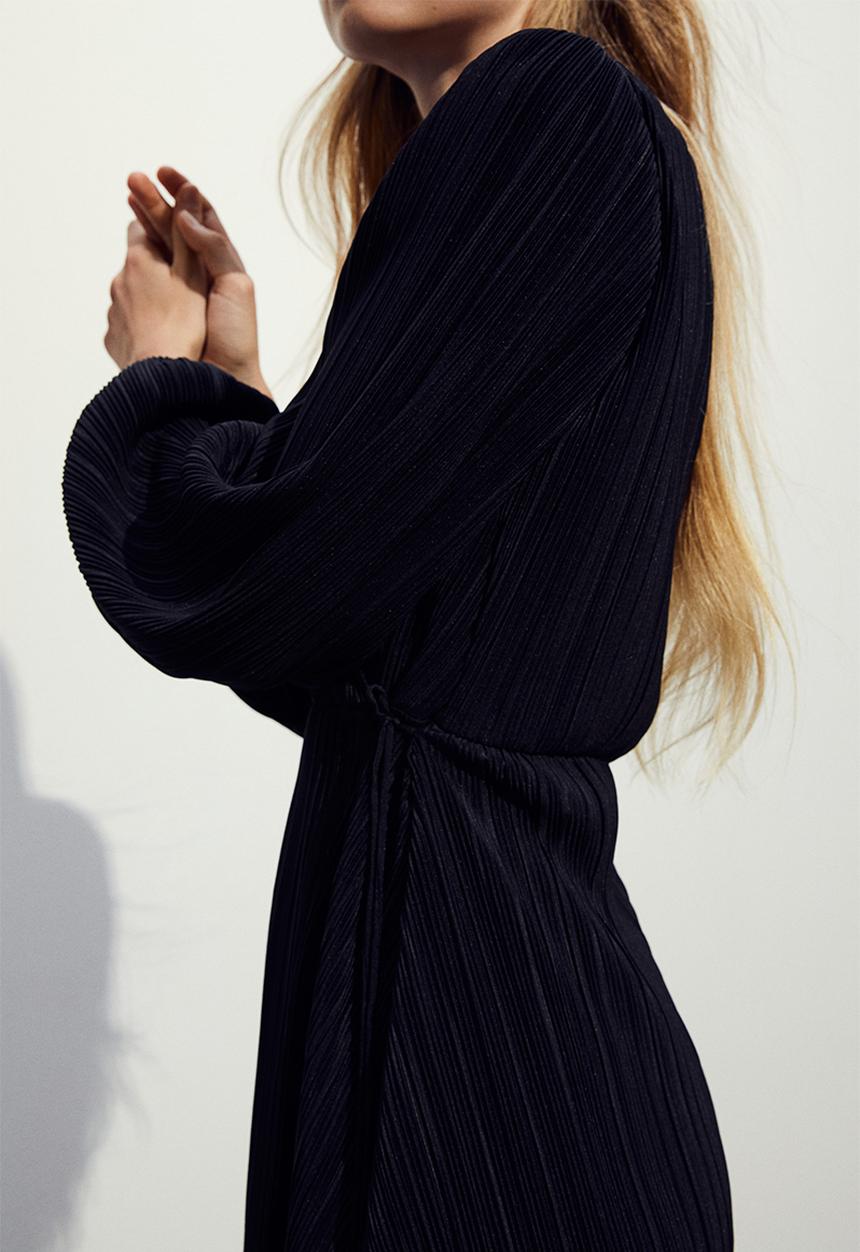 H&M - Plissé wrap dress - black