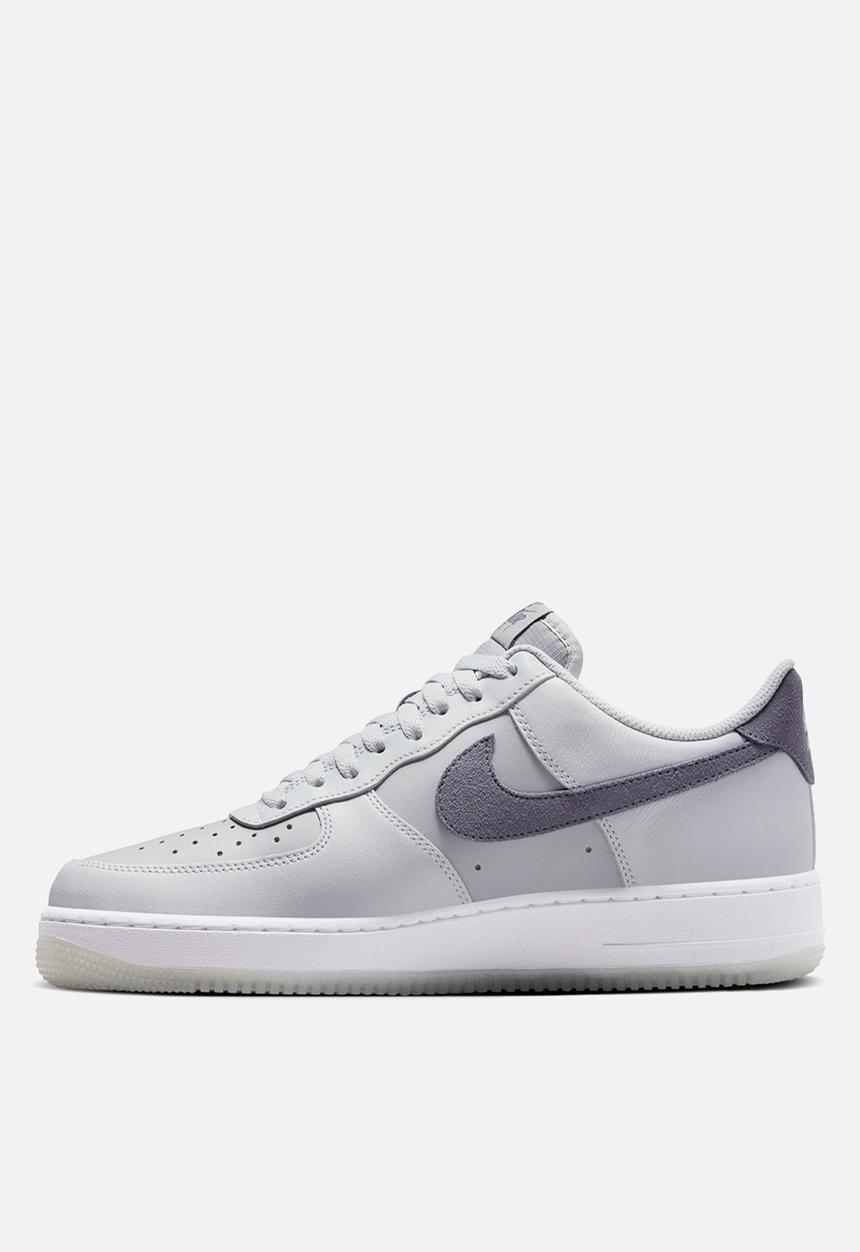 Nike - AIR FORCE 1 '07 LV8