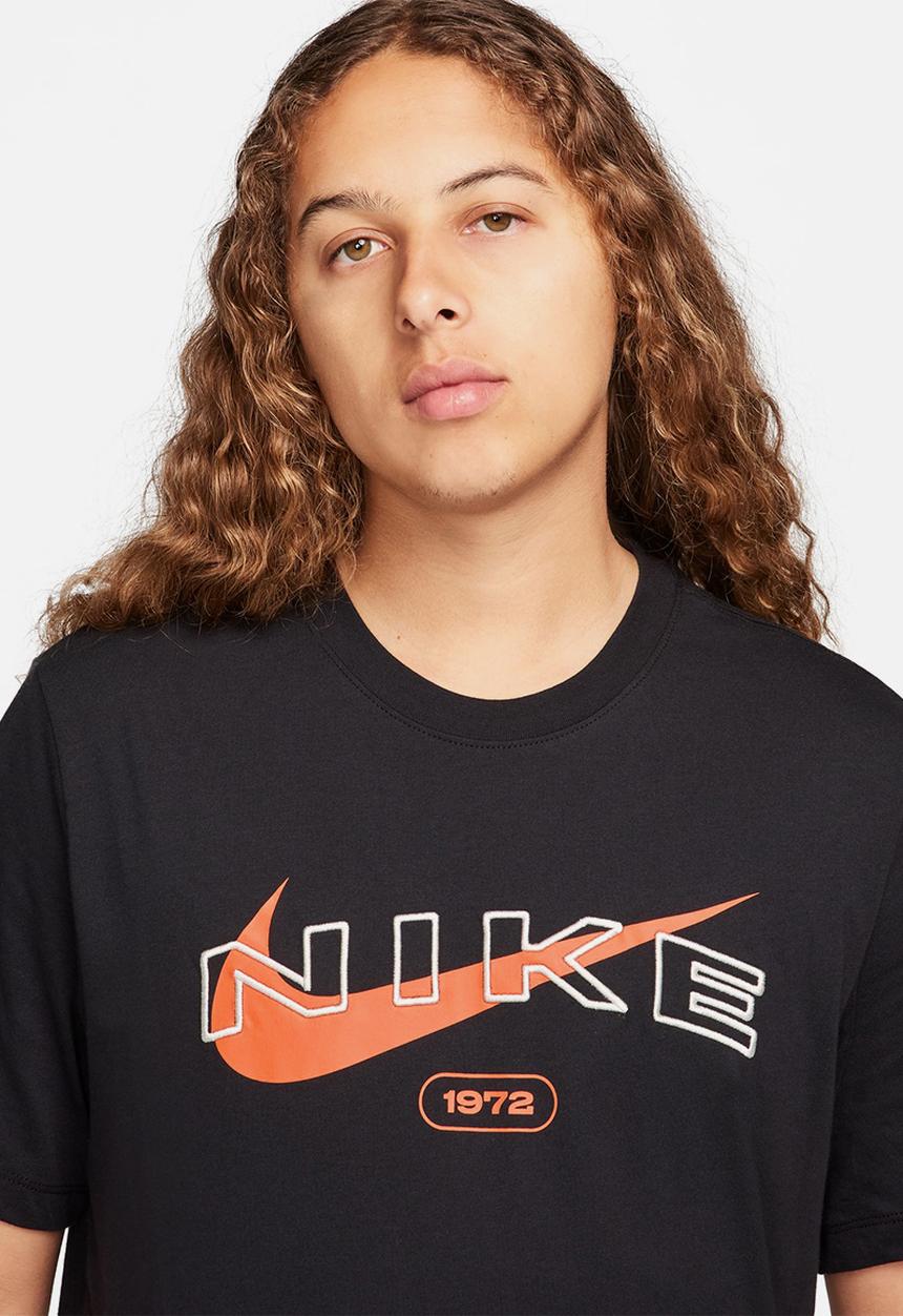 Nike - NSW Club graphic Tee  - Black