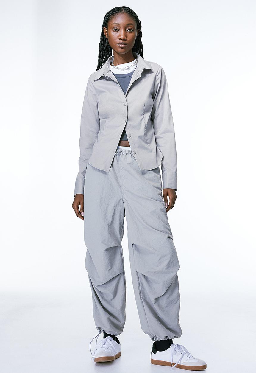 H&M - Fitted poplin shirt - grey
