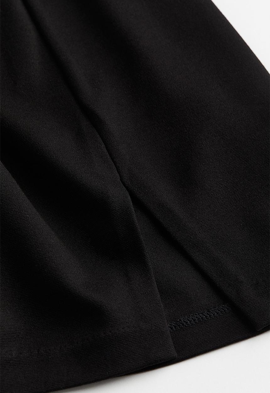 H&M - Slit-hem mini skirt - black