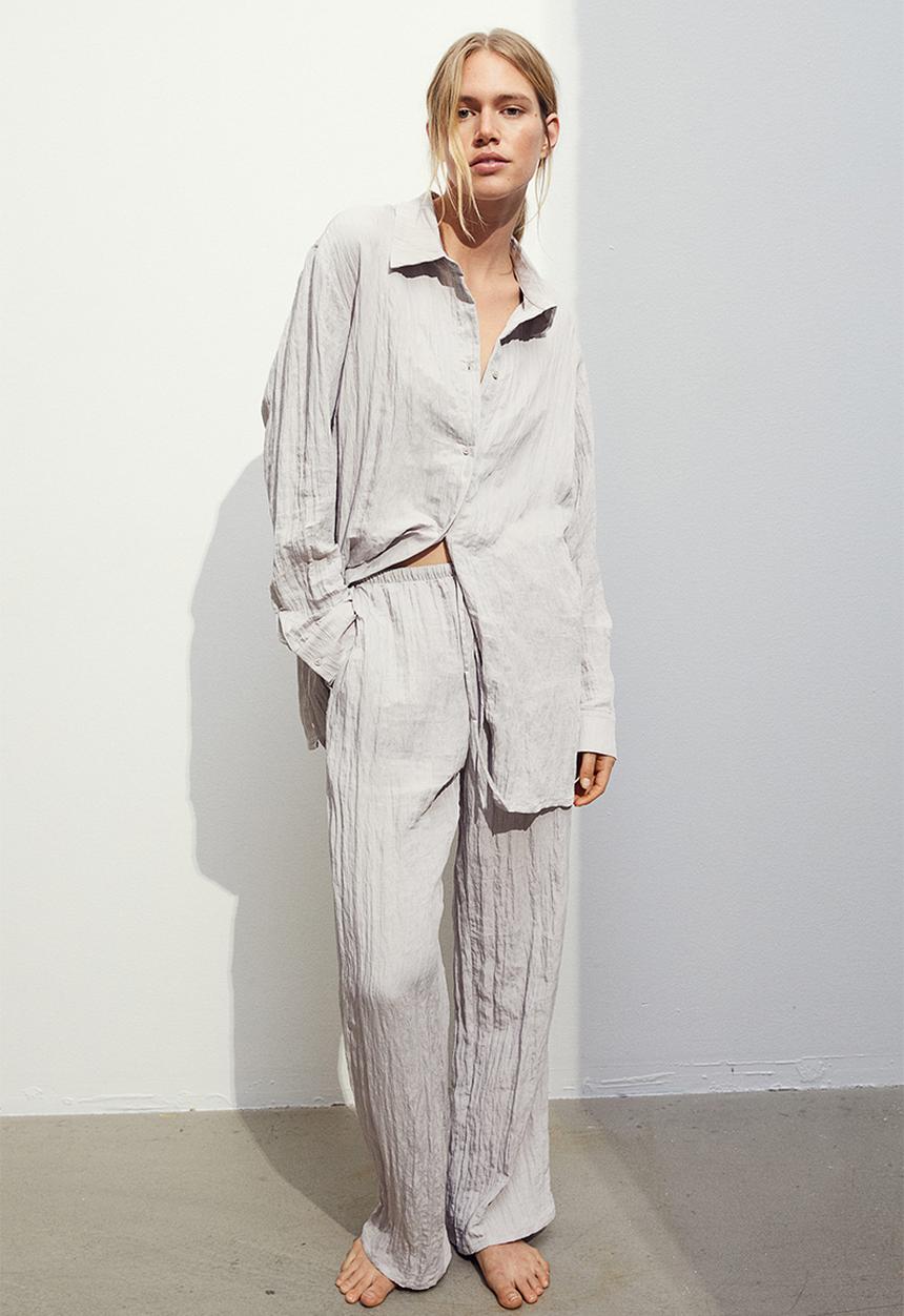 H&M - Crinkled loungewear trousers - light greige