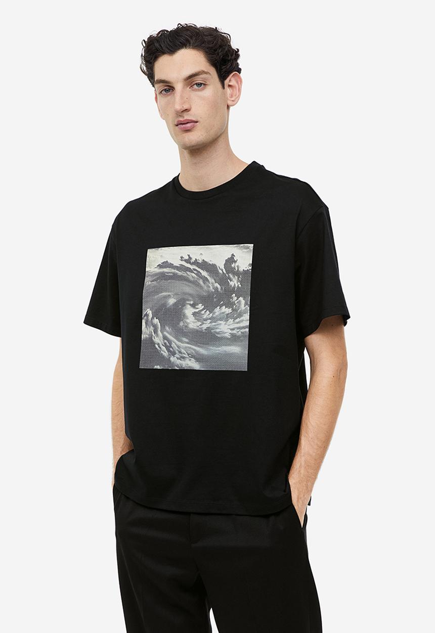 H&M - Relaxed fit printed T-shirt - Black Clouds