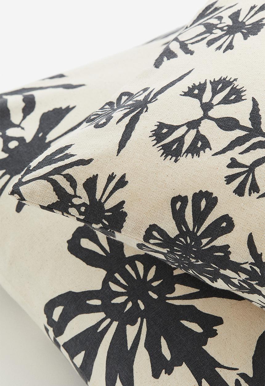 H&M - 2 pack patterned cushion covers - natural white floral
