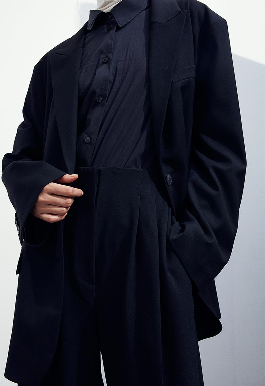 H&M - High-waisted tailored trousers - black
