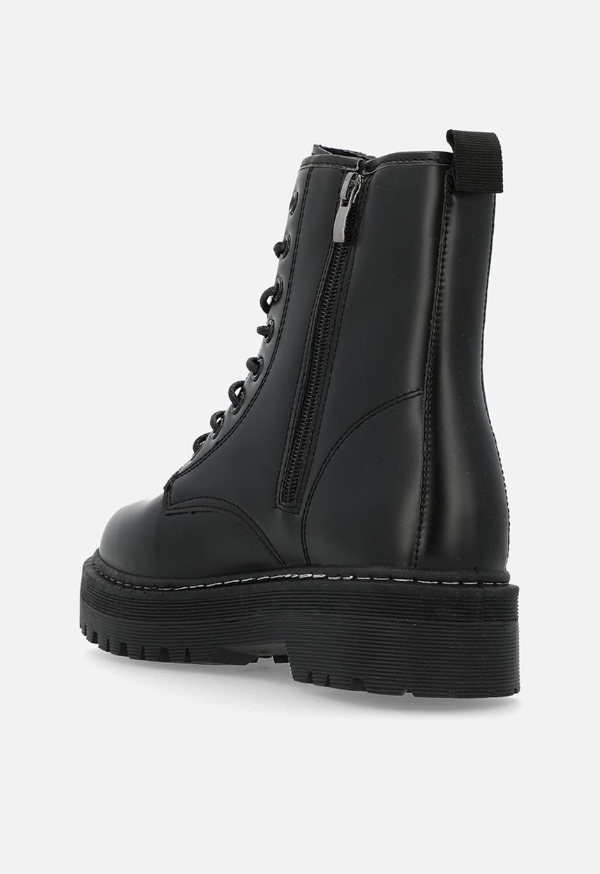 Madison® - Savannah platform lace-up boot - black