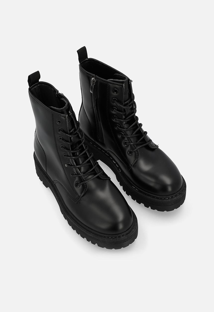Madison® - Savannah platform lace-up boot - black