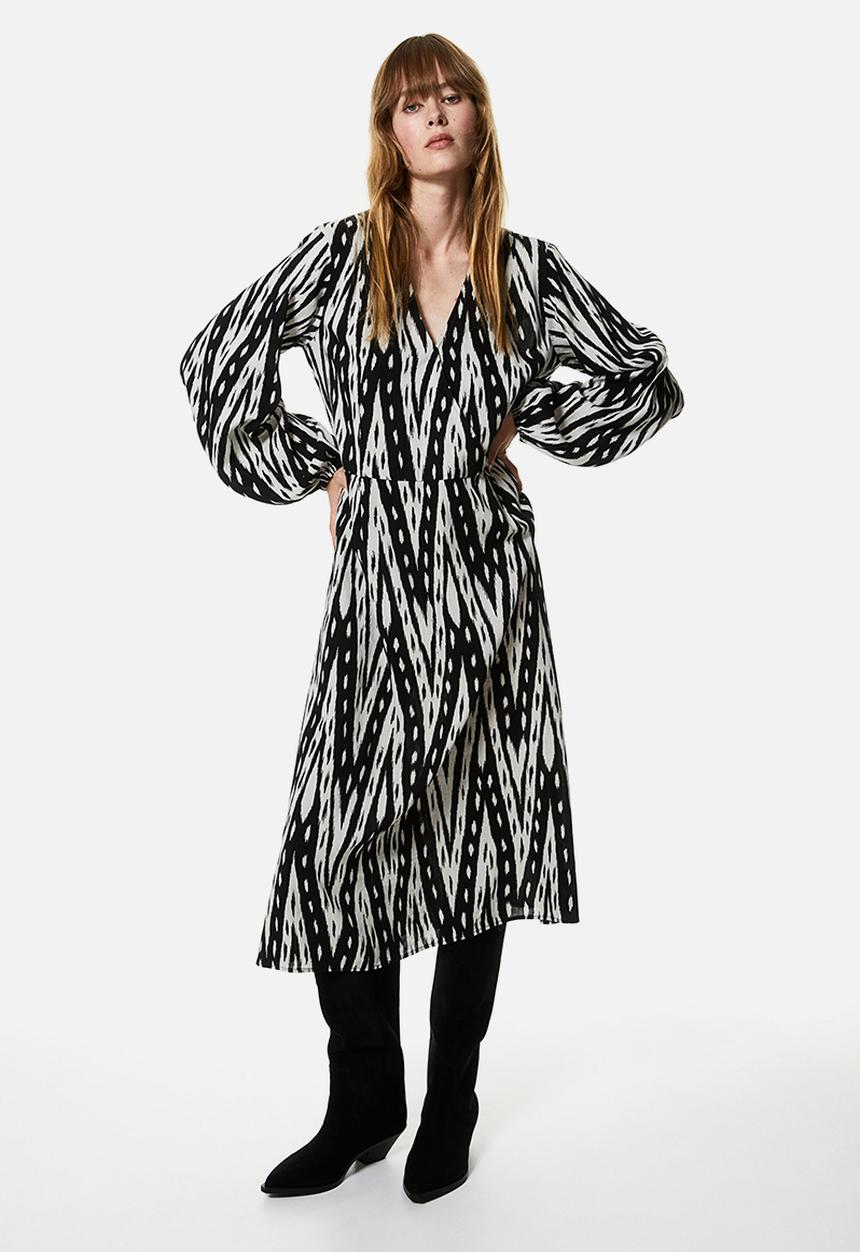 H&M - Balloon-sleeved wrap dress - black