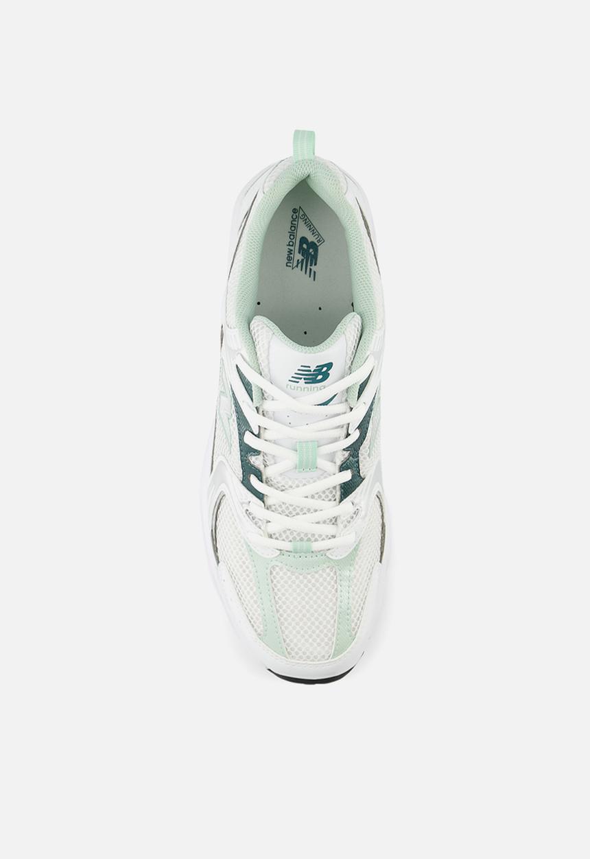 New Balance  - MR530