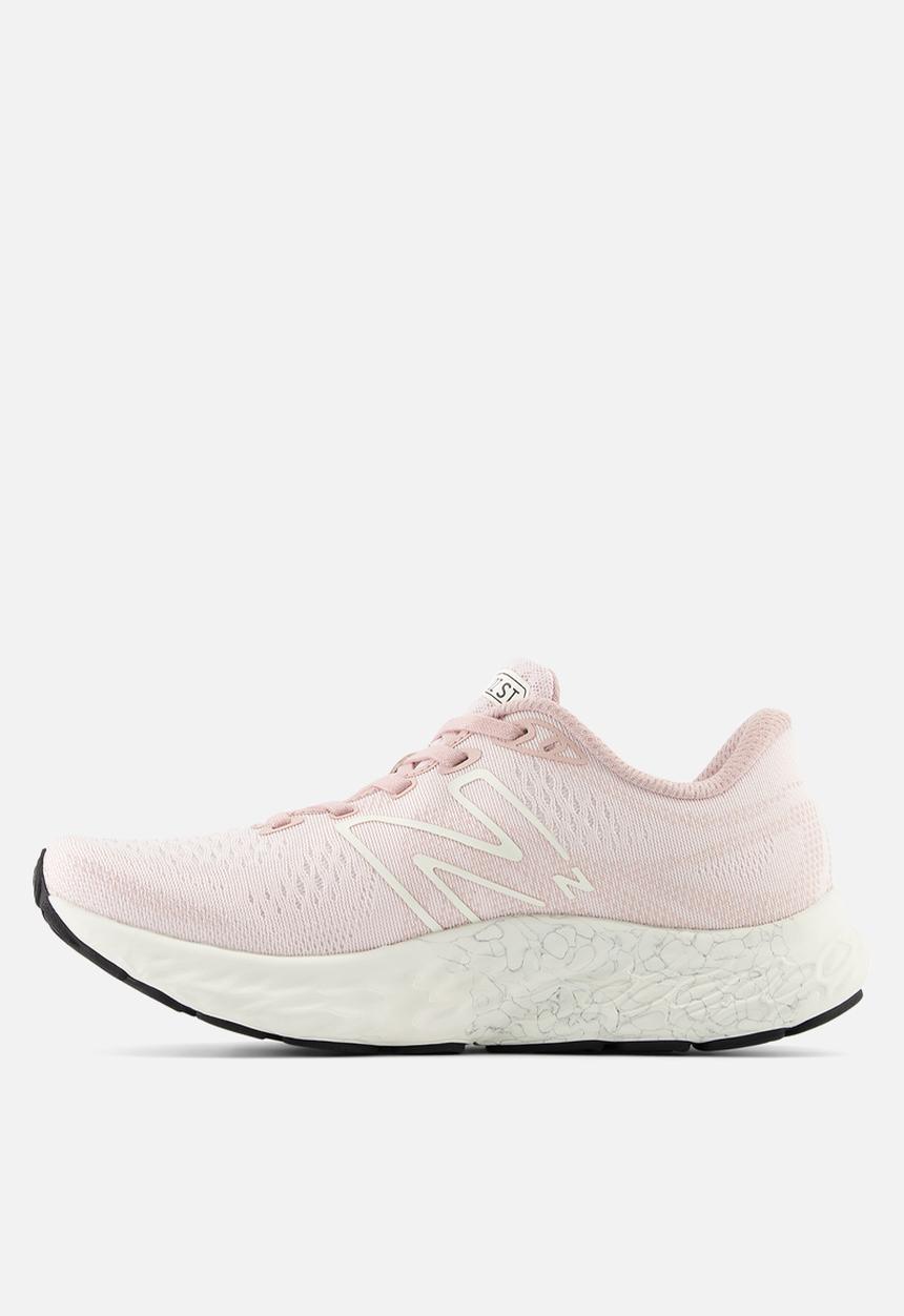New Balance  - Fresh Foam Evoz ST
