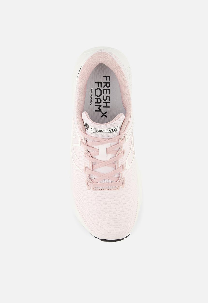 New Balance  - Fresh Foam Evoz ST