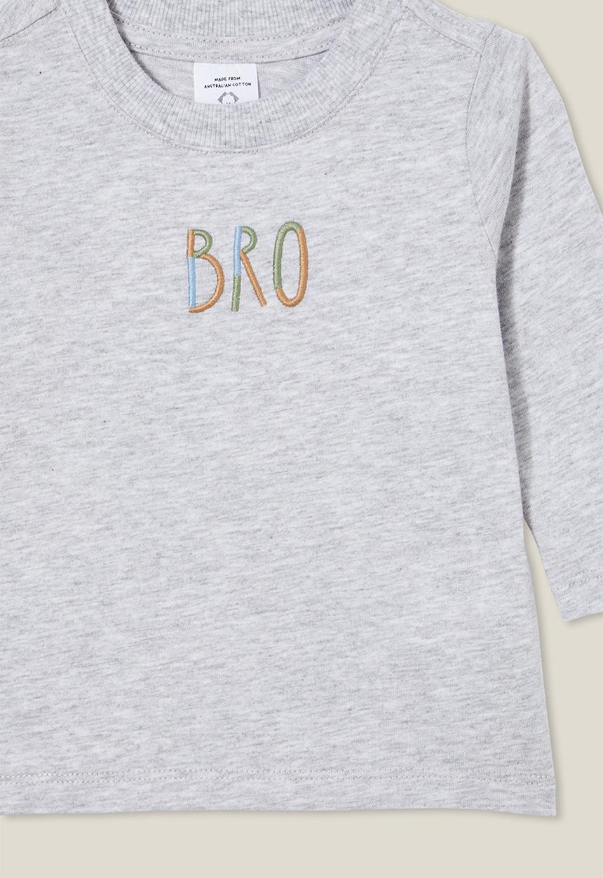Cotton On - Jamie long sleeve tee - cloud marle/bro embroidered