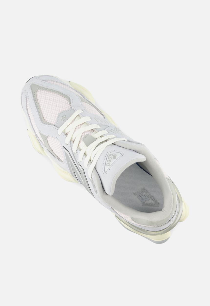 New Balance  - 9060