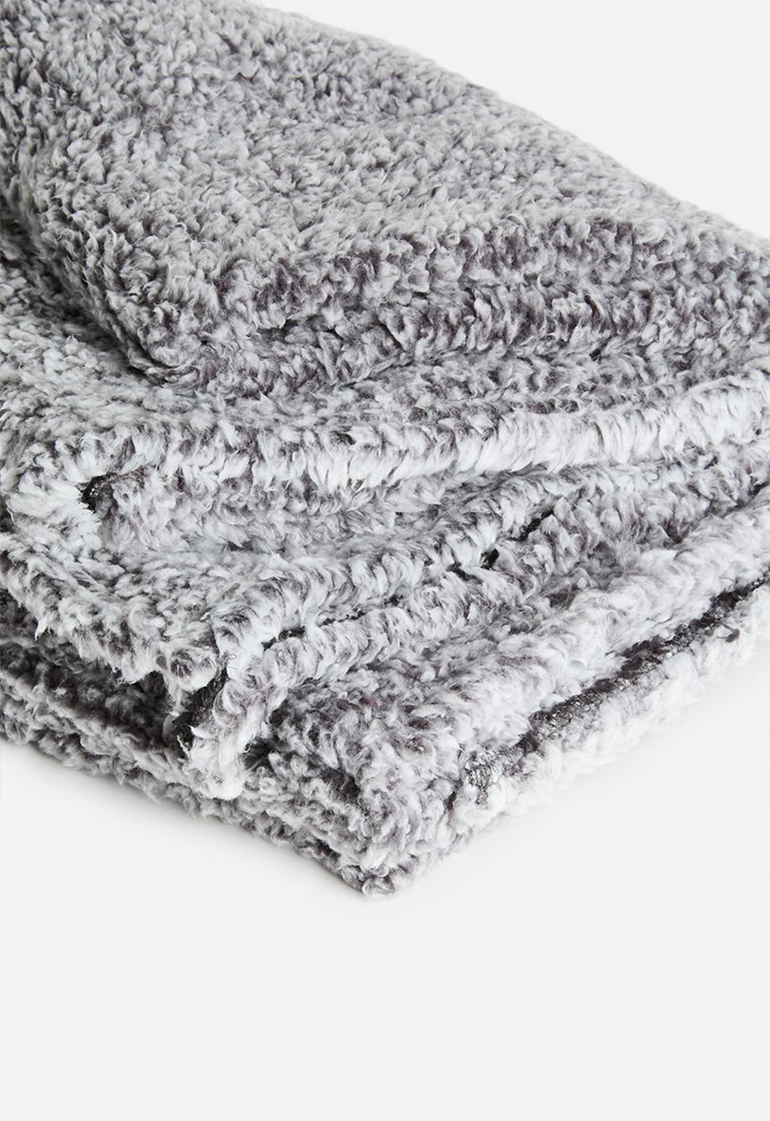 Sixth Floor - Shaggy Fleece Melange Throw -charcoal
