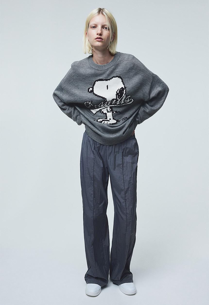 H&M - Jacquard-knit jumper - dark grey snoopy 