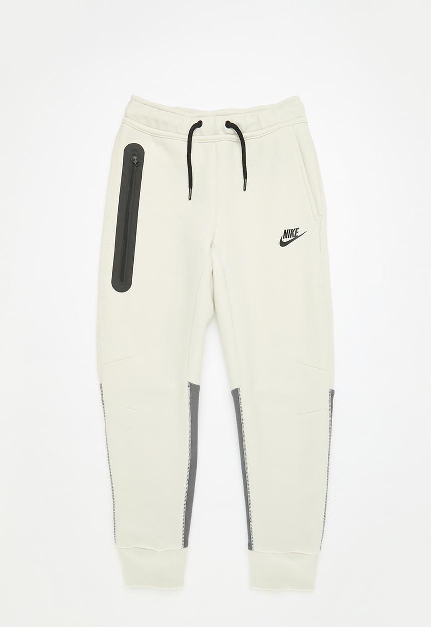 Nike - B Nsw Tech Flc Pant - Light Bone/Dark Grey/Black/Black