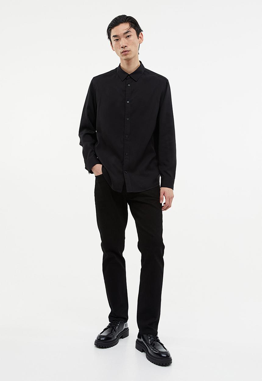 H&M - Regular fit lyocell shirt - black