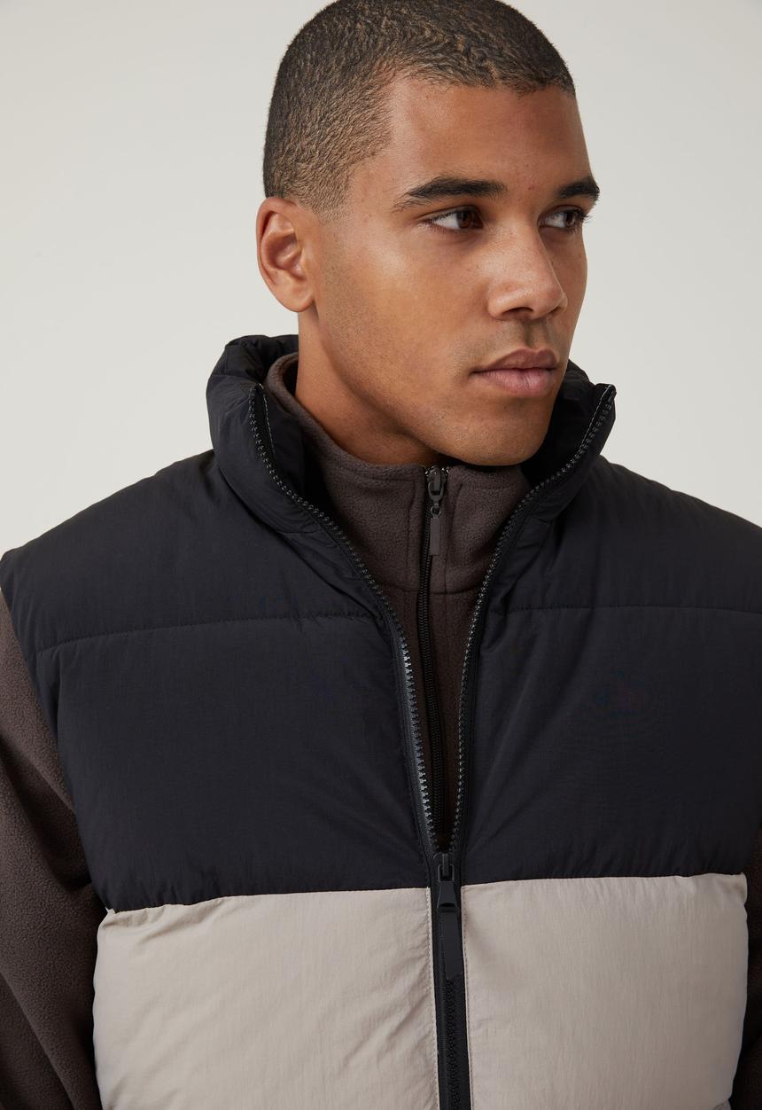 Cotton On - Recycled puffer vest - stone panel