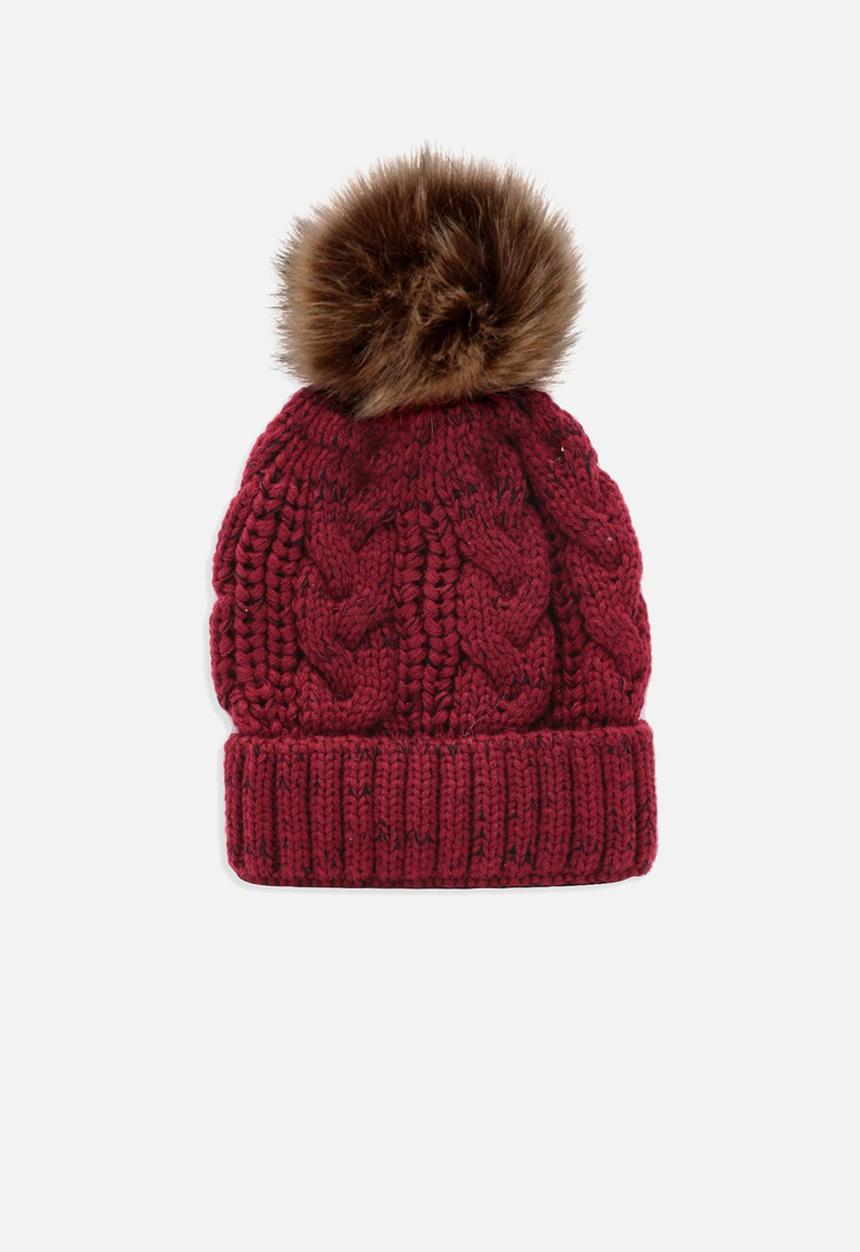 boohoo - Cable knit faux fur pom beanie - red