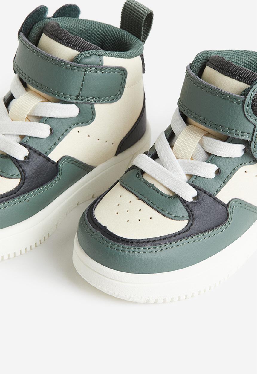 H&M - Hi-top trainers - green & mickey mouse