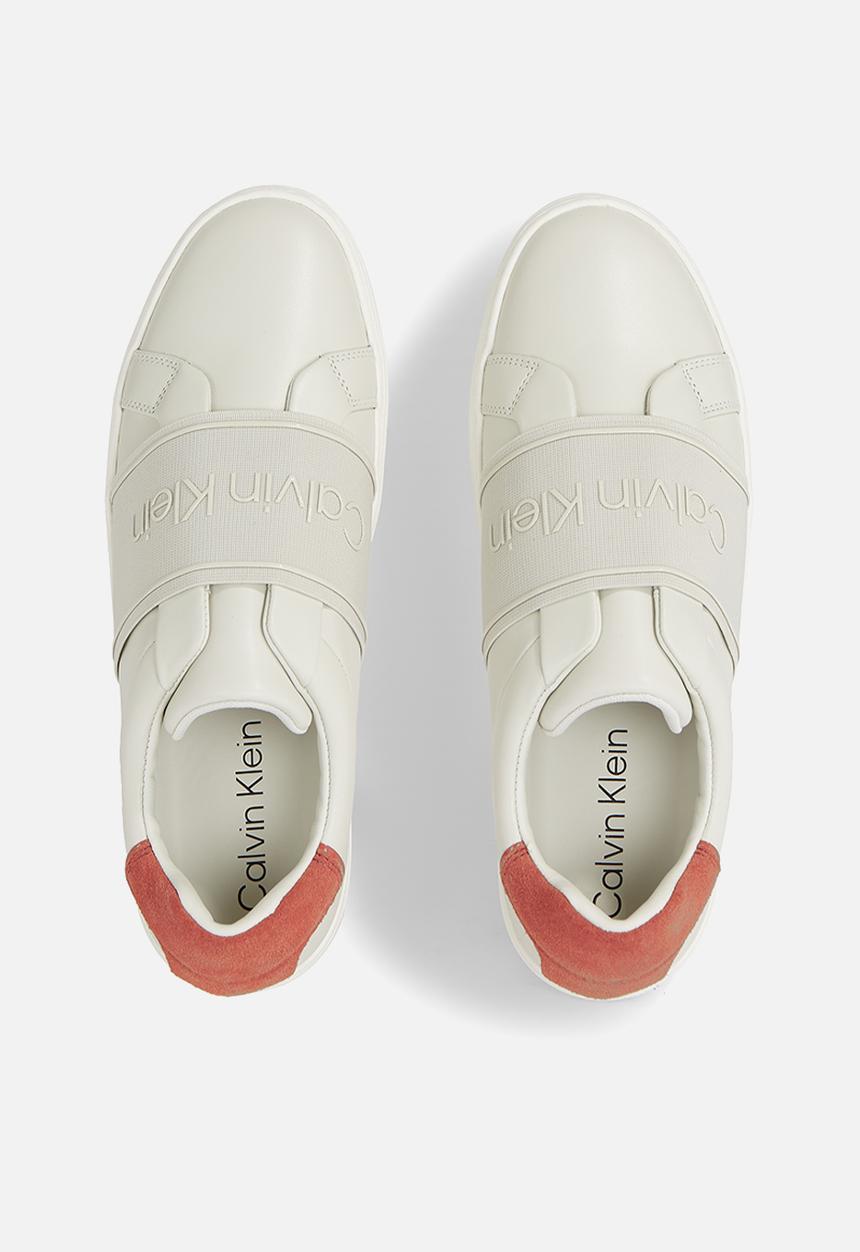 Calvin Klein - Clean cupsole slip on - dk ecru