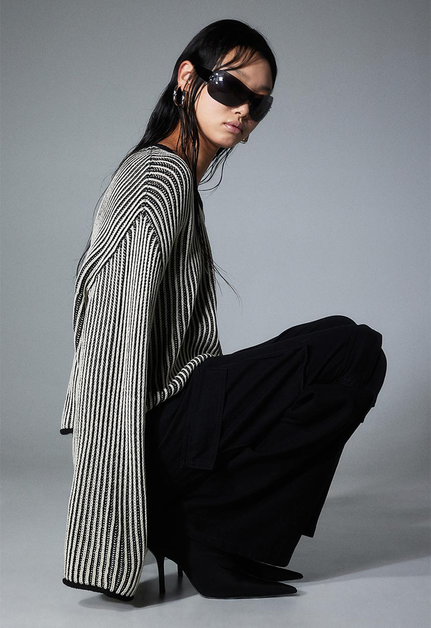 H&M - Jumper - black striped