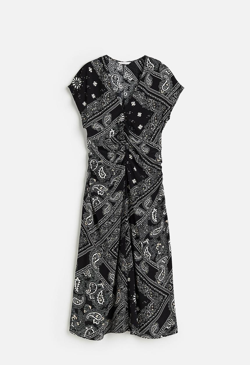 H&M - Draped viscose dress - black/paisley-patterned