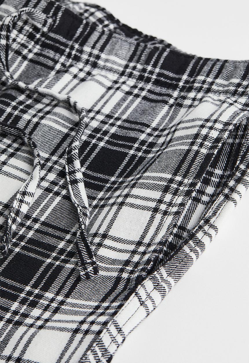 H&M - Regular fit flannel pyjama bottoms - black & white checked
