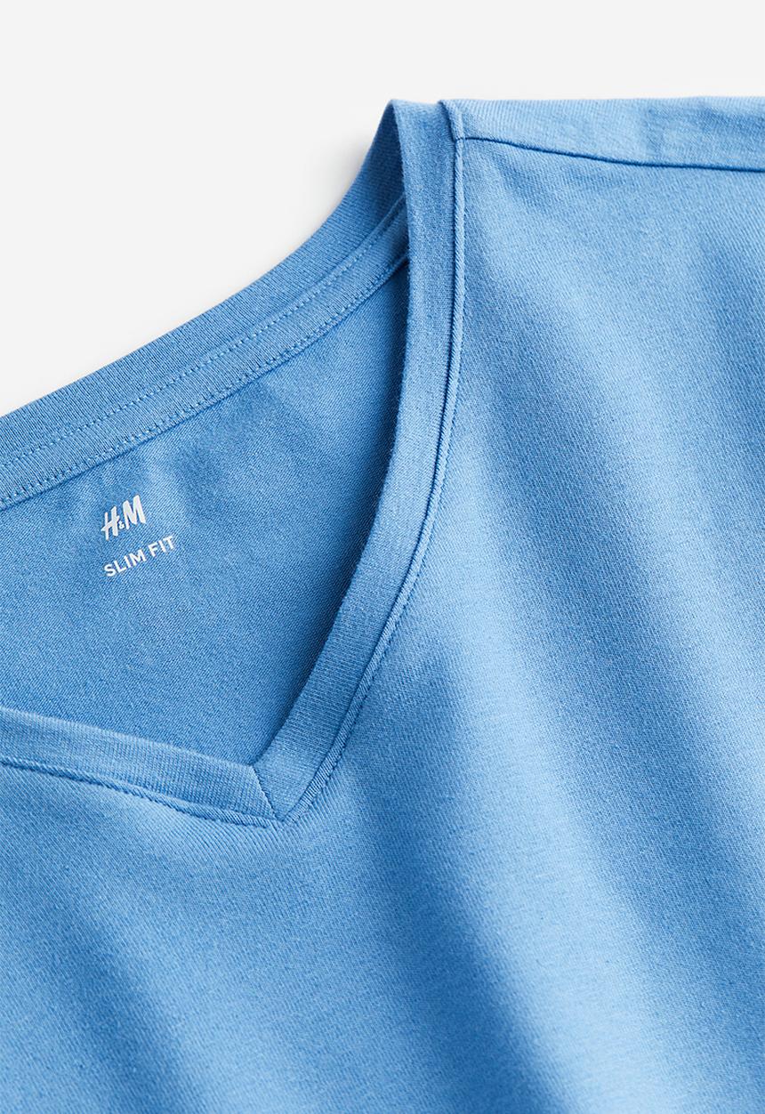 H&M - Slim fit v-neck T-shirt - light blue