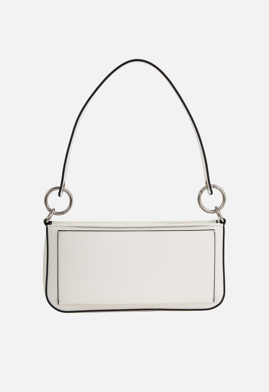 Calvin Klein - Sculpted shoulder pouch25 mono - white