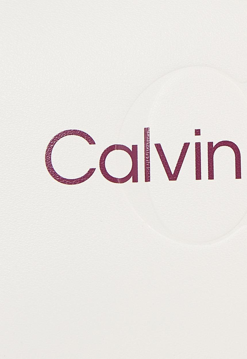 Calvin Klein - Sculpted shoulder pouch25 mono - white