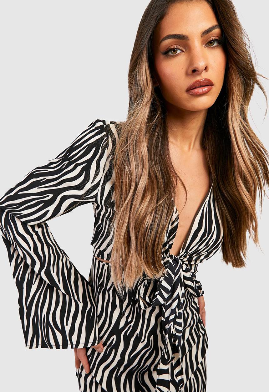 boohoo - Zebra cut out tie front maxi dress - black