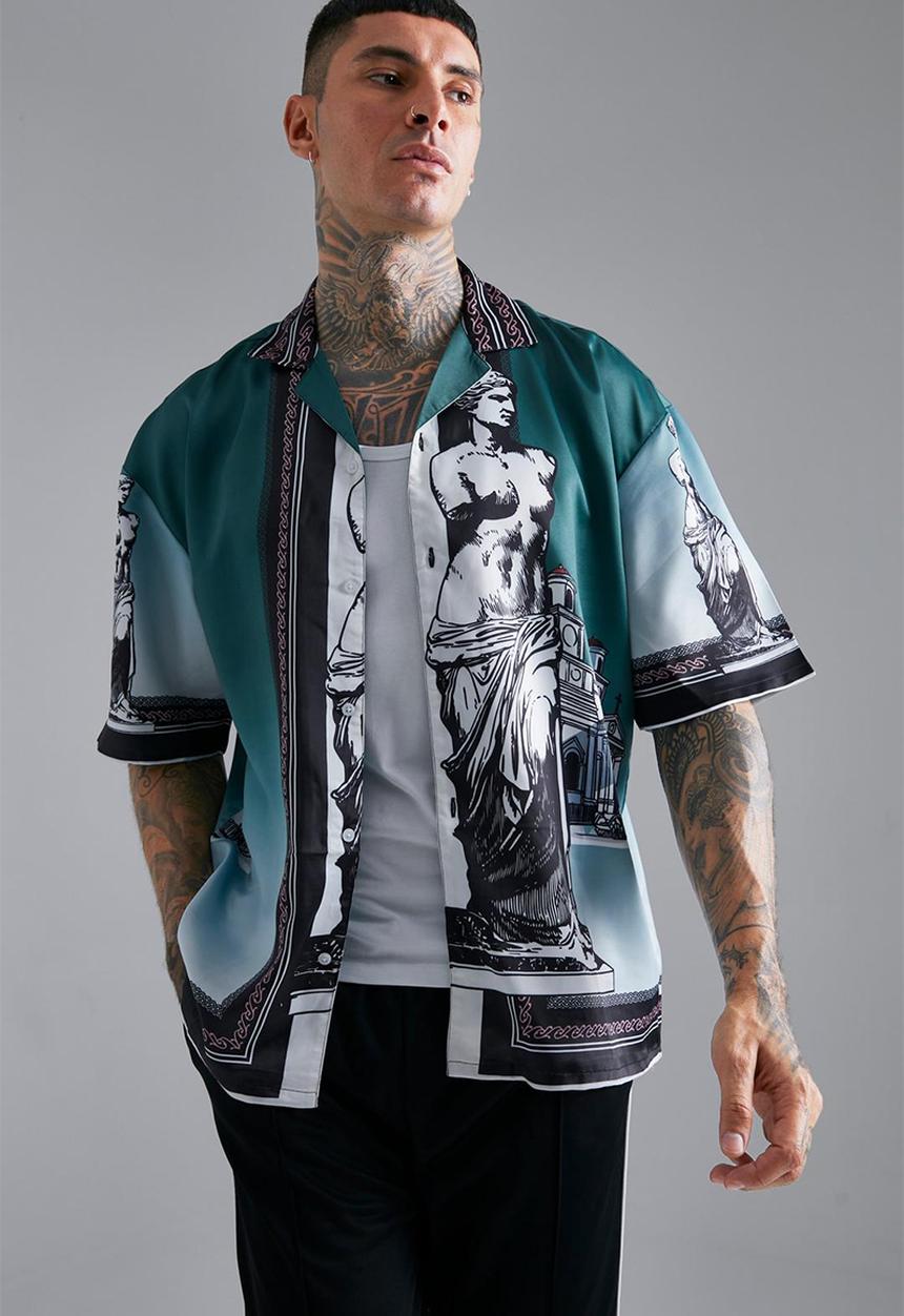 boohooMAN - Satin oversized revere statue border shirt - green