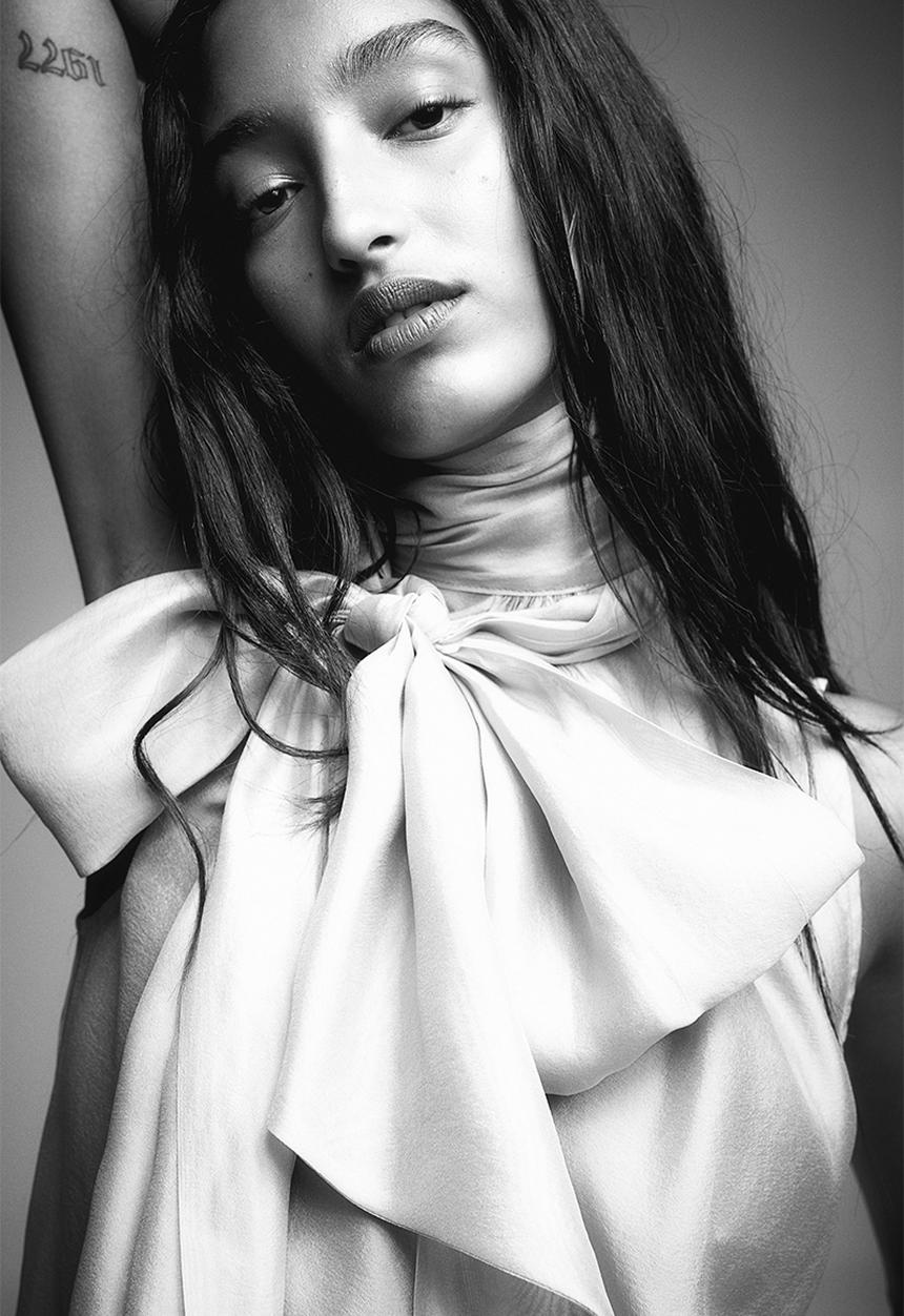H&M - Sheer tie-neck blouse - beige
