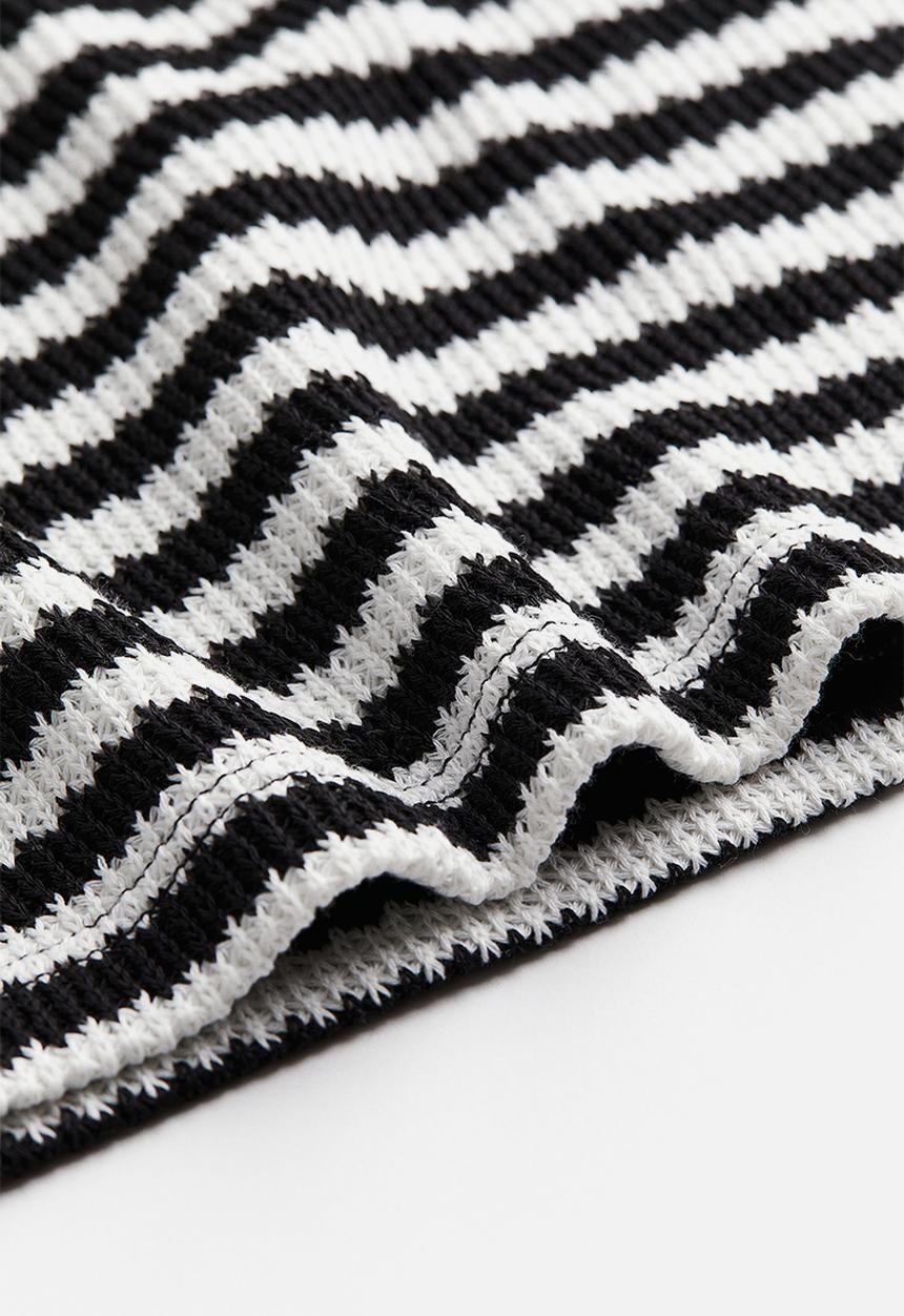 H&M - Boxy jumper - black & white 